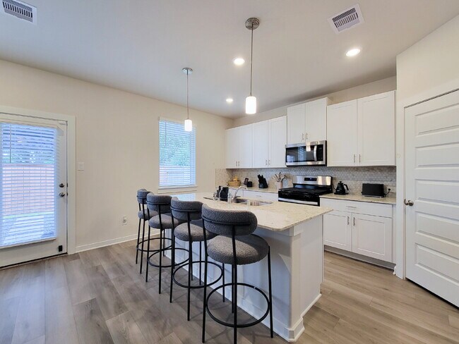 Building Photo - 3 Bed Home for Rent in Park Row Village West | Houston TX 77084