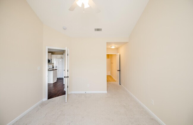 Building Photo - 131 Grove Landing Ct