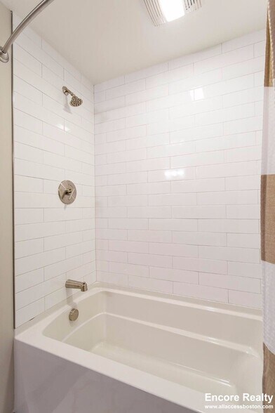 Building Photo - 40A Marion St