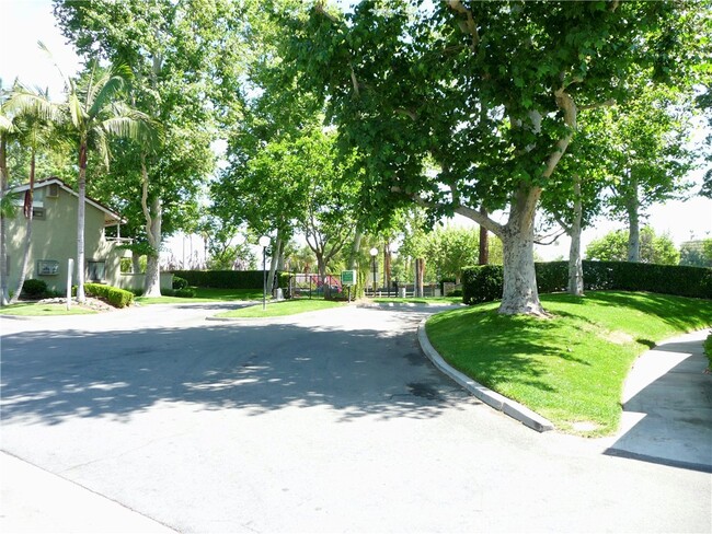 Building Photo - 5497 Choctaw Ct