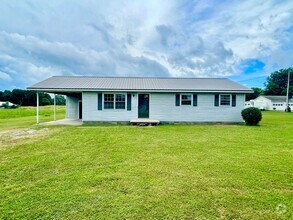 Building Photo - Nice home on large lot in Athens!