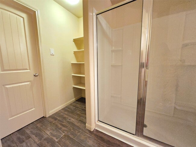 Building Photo - 2026 Naplechase Crest Dr