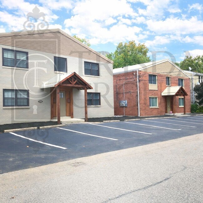 Building Photo - Avail July 1: 2BR Apt in Crafton, 1 Off Street Parking, AC, W/D included, Quartz Countertops, DW,...