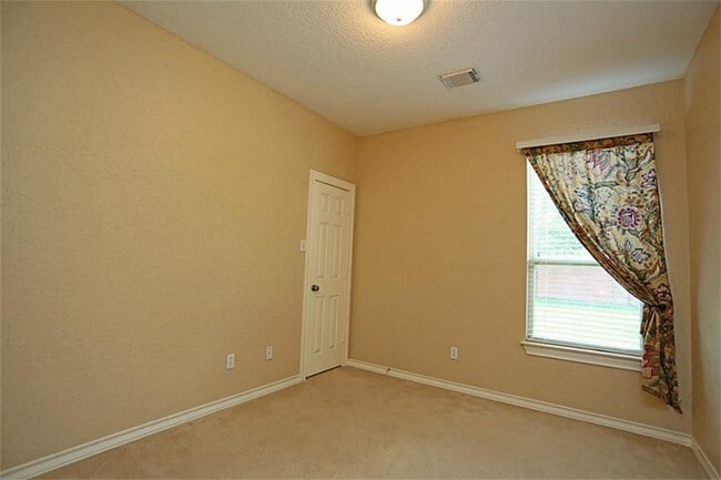 Building Photo - 26102 Bent Meadow Ct