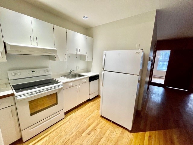 Building Photo - 5 Thacher Ct