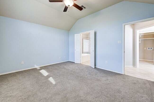 Building Photo - 18923 Bluestone Hollow Ln