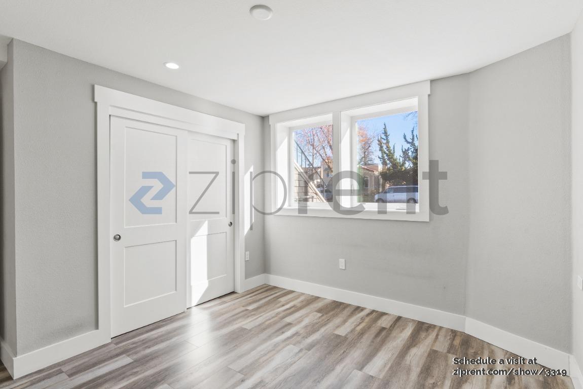 Building Photo - Unit A