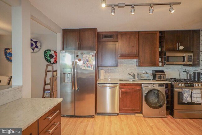Building Photo - 7333 New Hampshire Ave