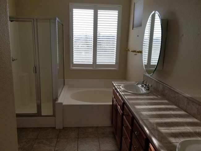 Building Photo - Beautiful home in the highly sought after Wingfield Springs