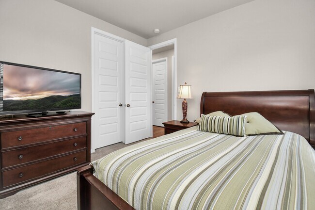 Building Photo - 5043 Morrison Dr