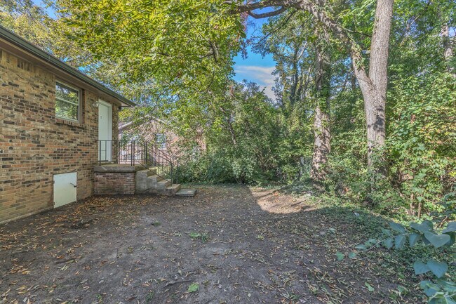 Building Photo - Charming Duplex in Prime Walkable 12 South Location!