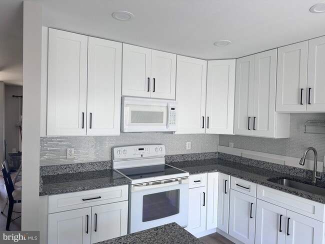 Building Photo - 5432 New London Park Dr