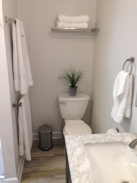 Toilet. - 1613 Fletcher Ave
