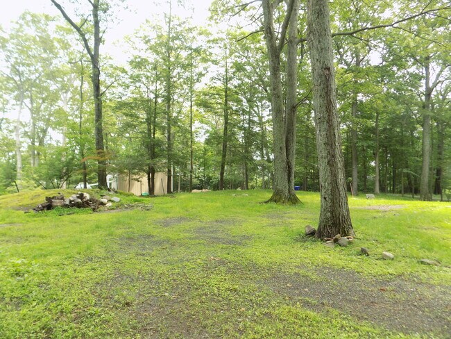 Building Photo - 7 High Trail