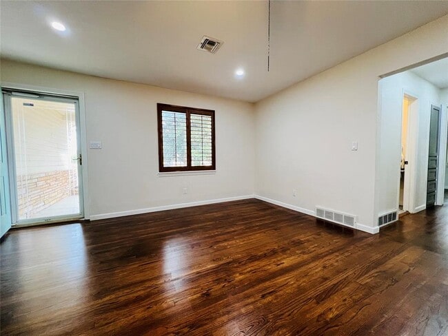 Building Photo - 1847 N Allen Ln