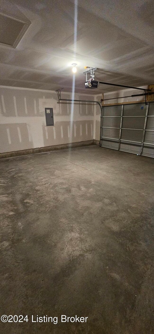 Building Photo - 1557 Robin Rd