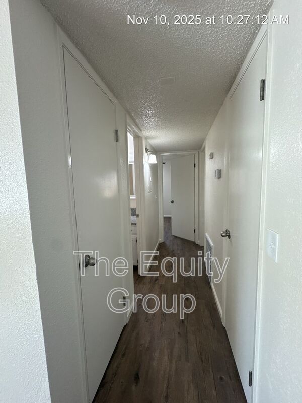 Building Photo - 806 Monarch Cir