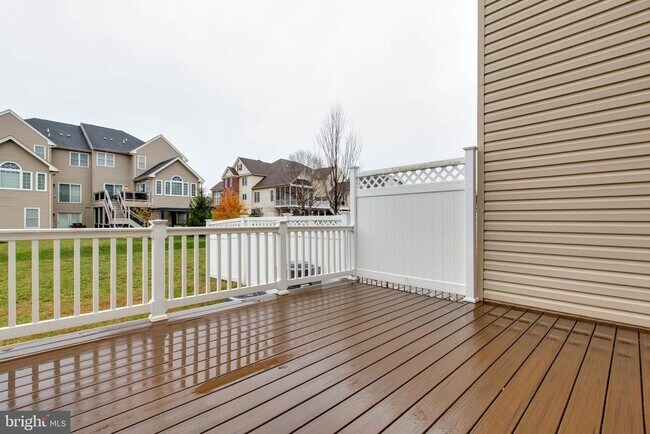 Building Photo - 8526 Pine Springs Dr