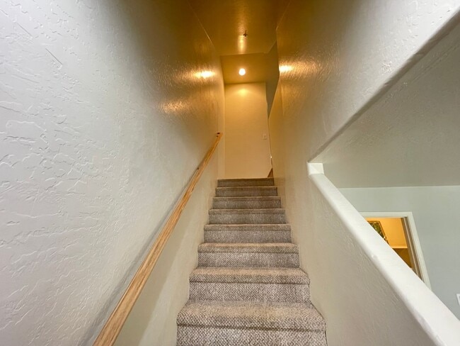 Building Photo - Prime Gilbert 3 Bedroom/2.5 bath 1st floor bonus room, 3 community pool's