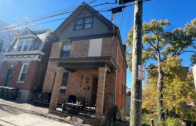 Primary Photo - 2711 Glendora Ave