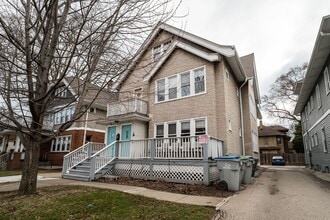 Building Photo - Downer Upper house