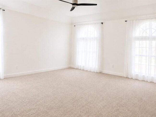 Building Photo - 16028 Dark Ln