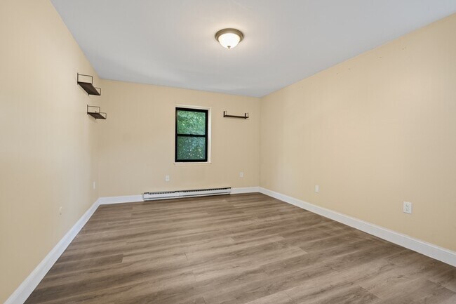 Building Photo - 417 Boulevard