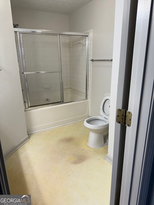 Building Photo - 5460 Hampton Ct