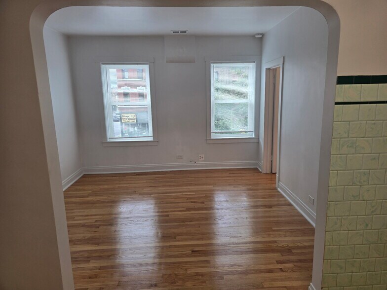 Building Photo - 2896 S Archer Ave