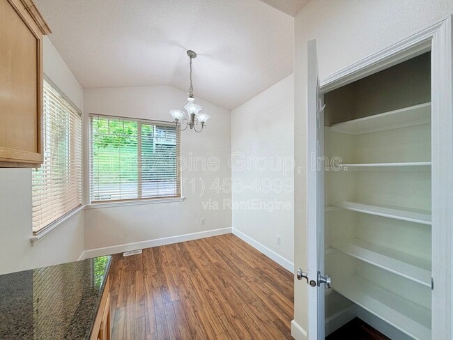 Building Photo - 13760 SW Mapleview Ln