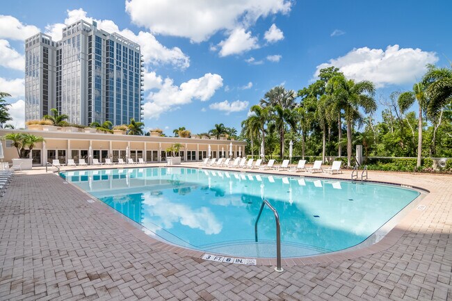 Building Photo - 7117 Pelican Bay Blvd