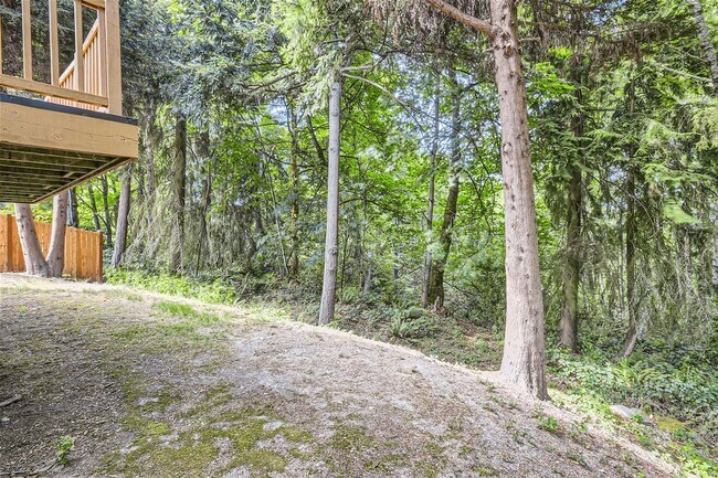 Building Photo - Spacious 4-Bedroom Home in Kenmore | Private Greenbelt Setting + Landscaping Included