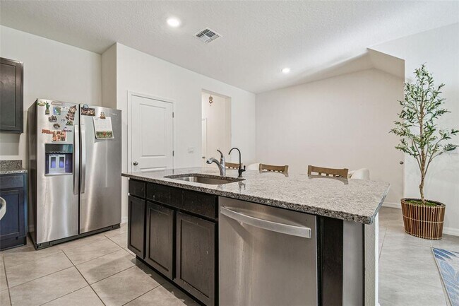 Building Photo - 11070 Crescent Deer Dr