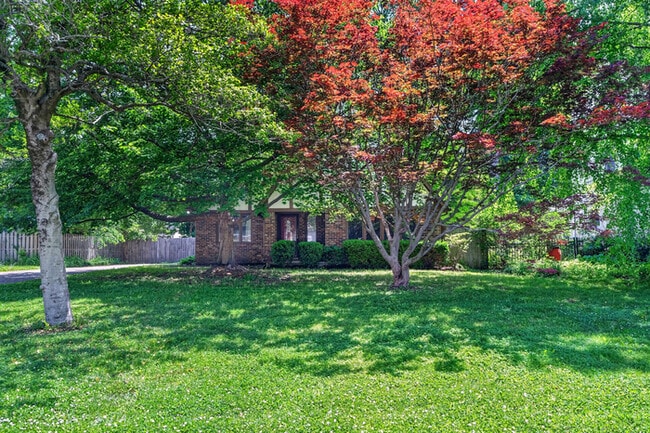 Building Photo - 4 Bedroom Near Butler University!