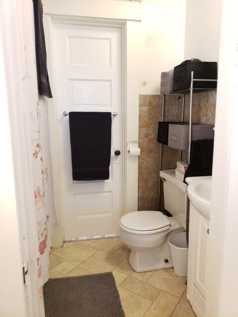 bathroom, other side is the middle bedroom - 207 E Vermilya Ave