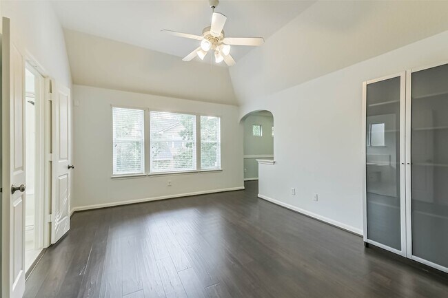 Building Photo - 15 N Flickering Sun Cir