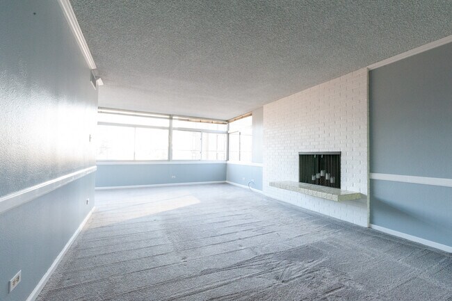 Primary Photo - 1313 N Williams St