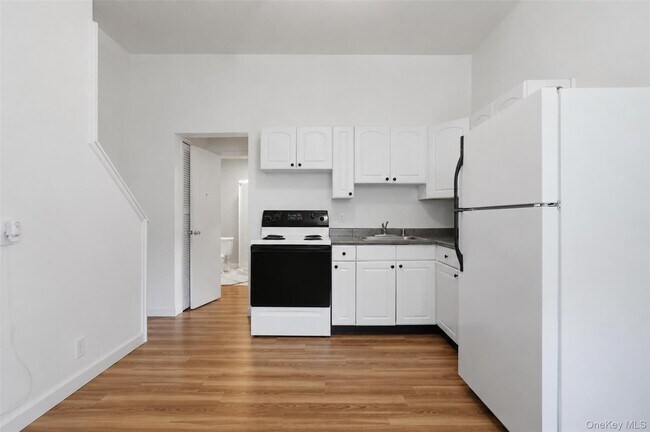 Building Photo - 7 Idlewild Ave