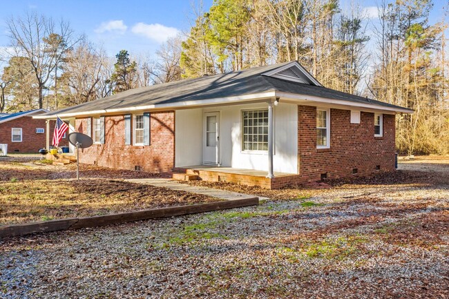 Building Photo - Newley Remodeled in Garner