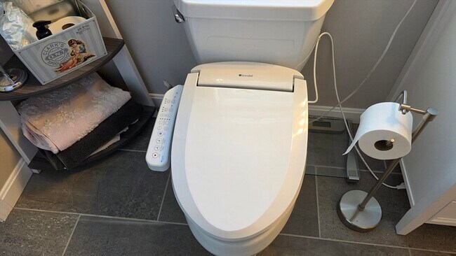 Building Photo - 533 Prospect St