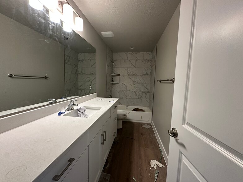 Building Photo - 408 N 480 W