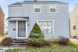 Building Photo - 15914 Delrey Ave