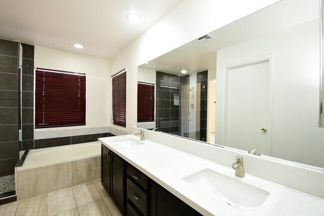 Building Photo - Charming 3-Bedroom, 2.5-Bath Two-Story Home At Smoke Ranch!