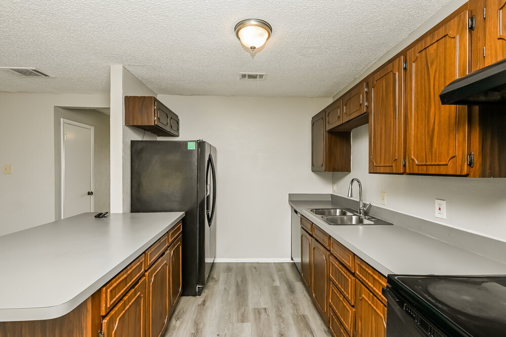 Building Photo - 716 Admiralty Way