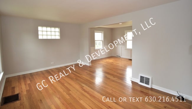 Building Photo - 735 Hull Ave