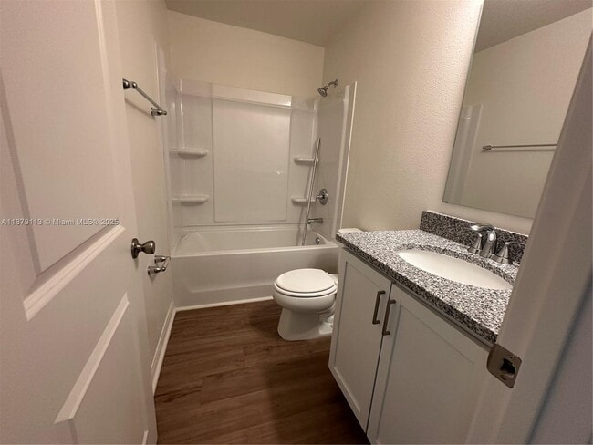 Building Photo - 410 Sequoia Dr