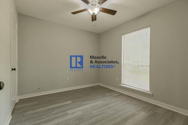 Building Photo - 3 Bed/2 Bath Home in Brandon