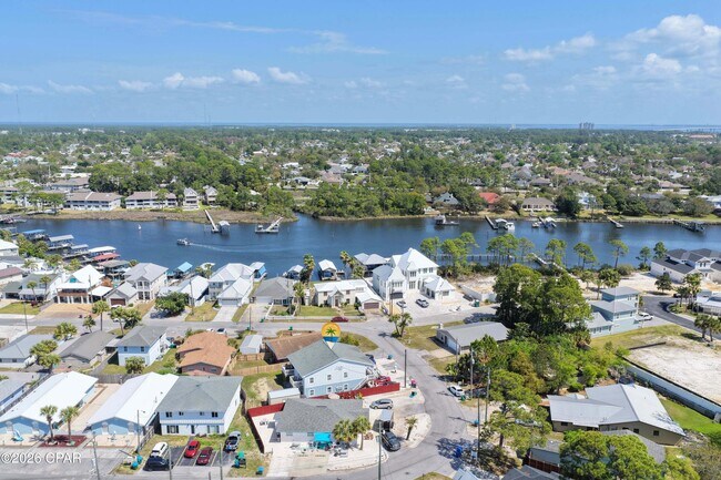 Building Photo - 3904 Ocean View Dr