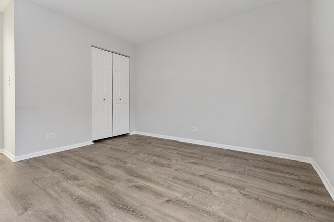 Building Photo - 63 N Victoria Ln