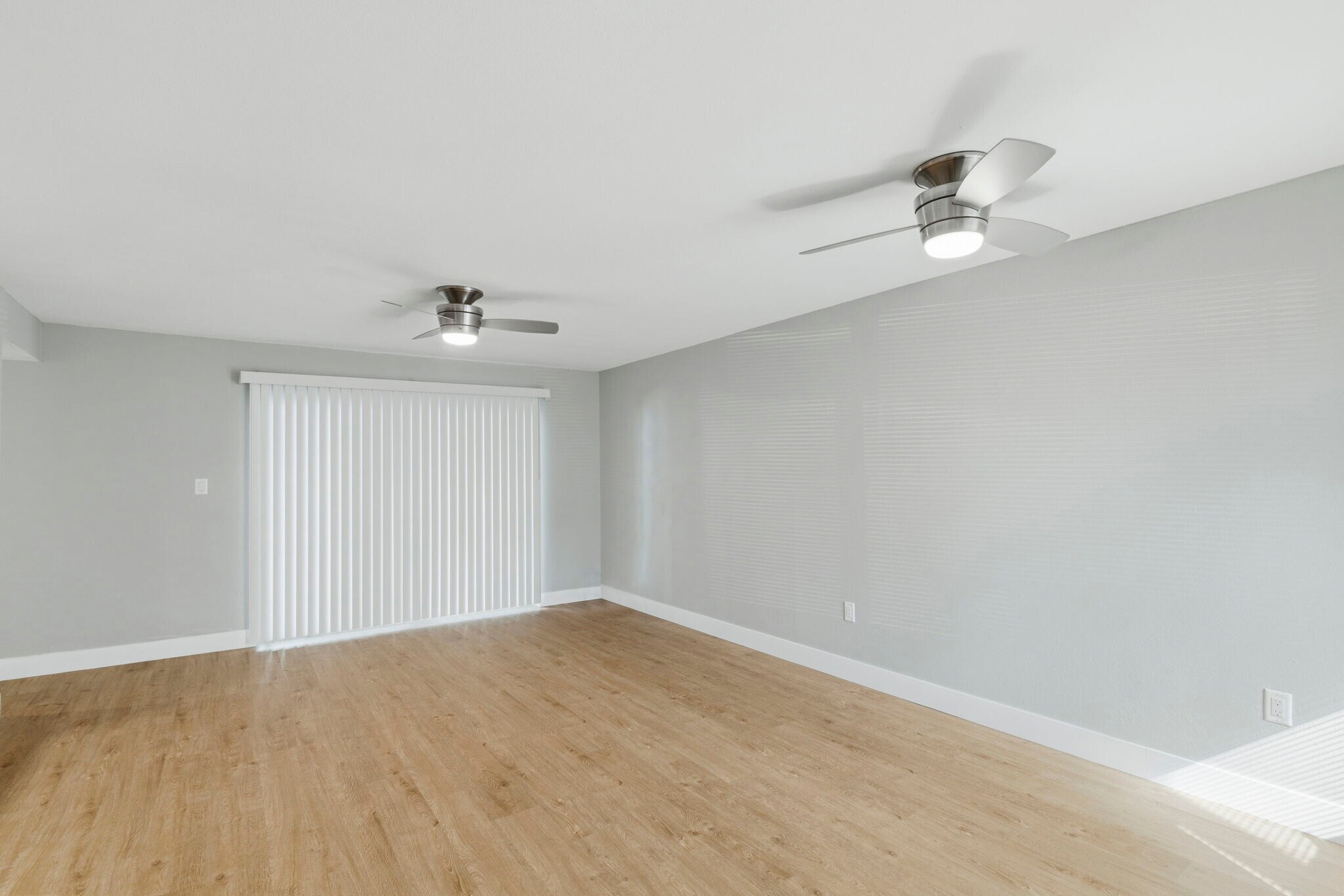 Building Photo - 3595 41st Ln S